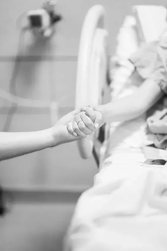 送給逝去親人的花_親人逝去送給花的祝福語(yǔ)_親人逝去送給花怎么說
